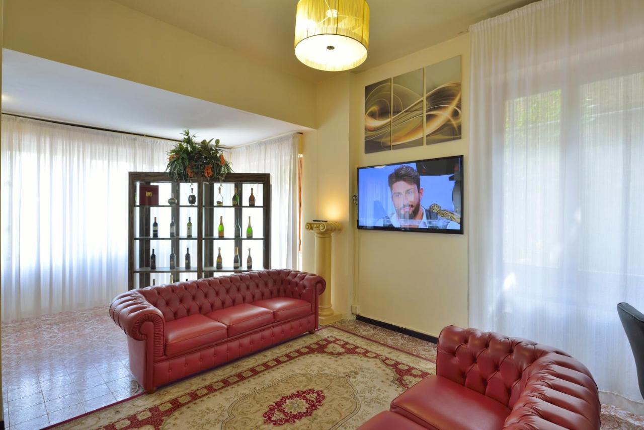 Hotel Attico キアンチャーノ・テルメ エクステリア 写真